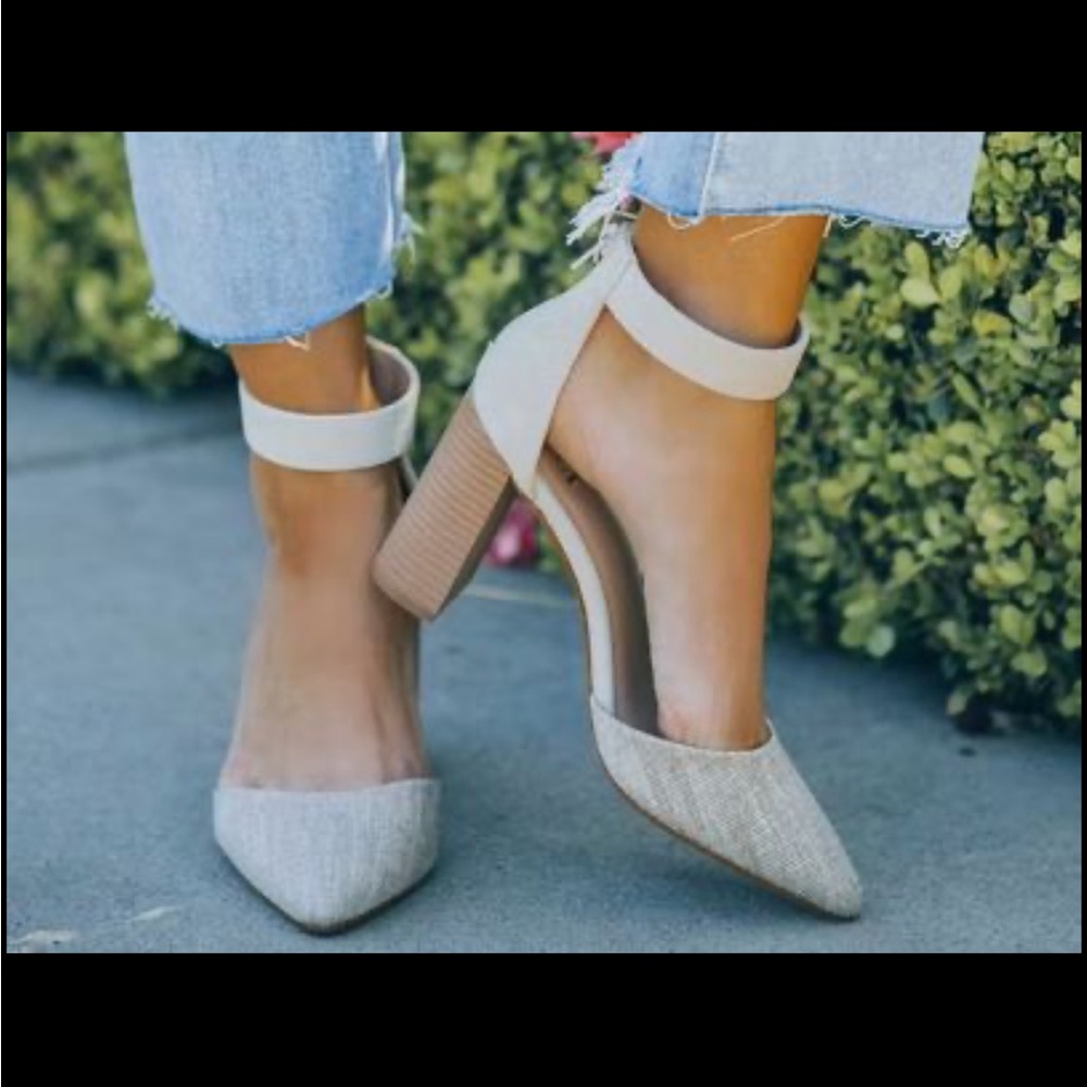 NEVER WORN - Block Heel Nude Shoes, Size 10